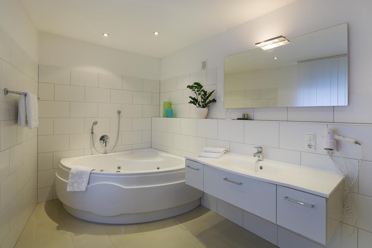Hotel Schewe Lohne  Ngoại thất bức ảnh